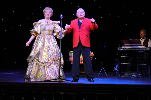 Image of Caroline Fields with Steve Barclay.